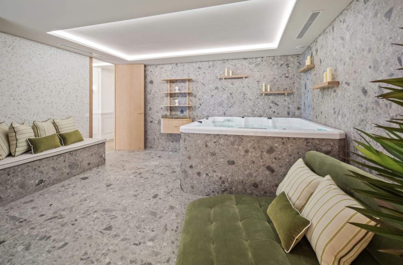 5 chambre Penthouse à vendre à Nueva Andalucia avec piscine garage - 5 900 000 € (Ref: 10146354)