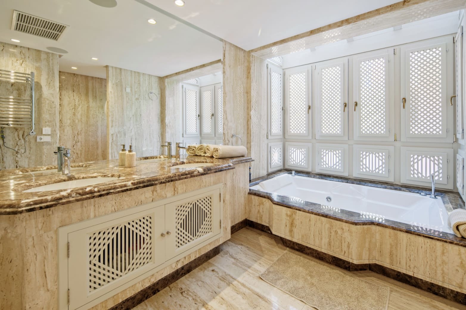 3 sypialnia Penthouse na sprzedaż w Marbella z basenem garażem - 4 250 000 € (Ref: 10148353)