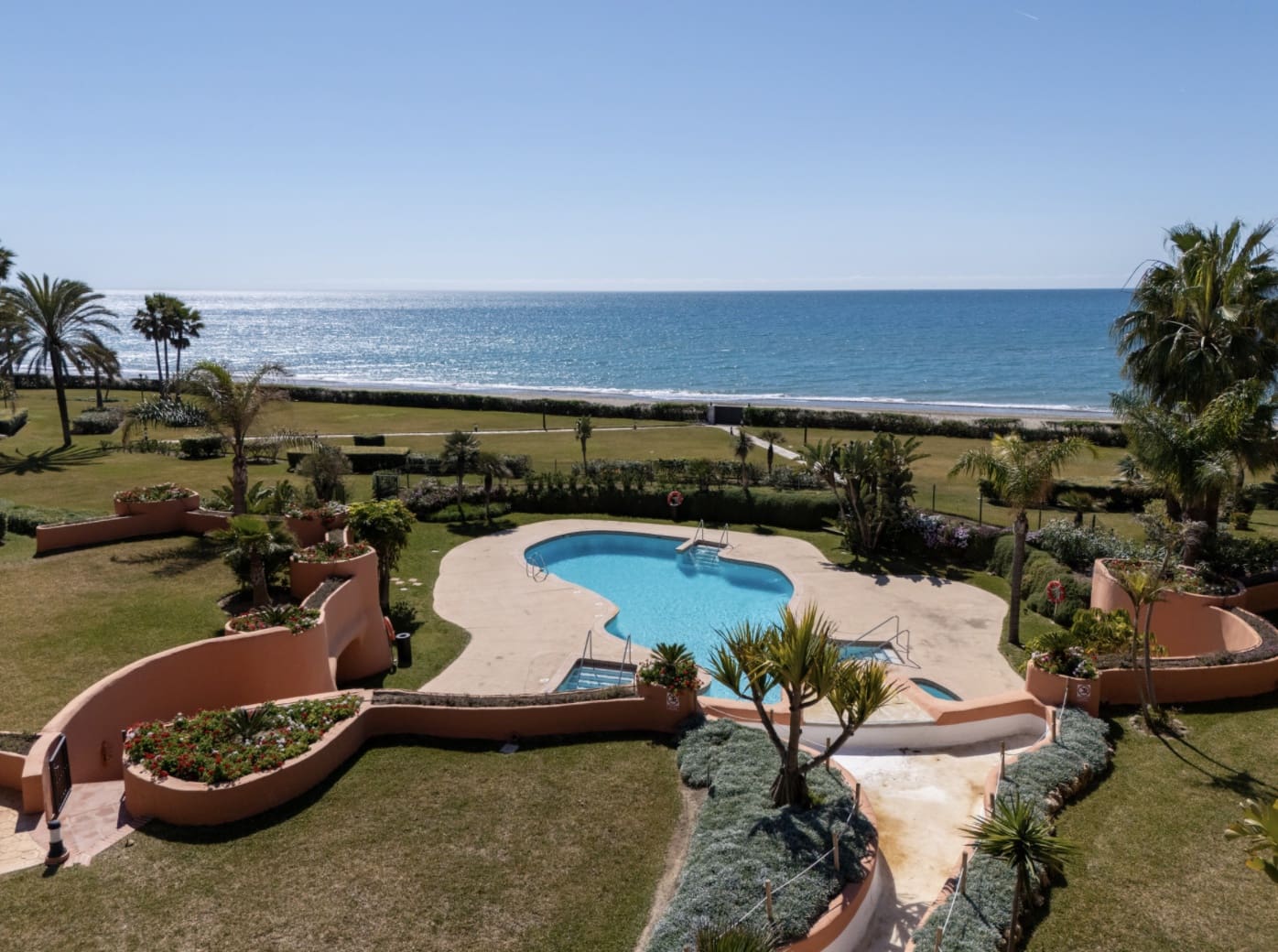 3 sypialnia Penthouse na sprzedaż w Marbella z basenem garażem - 4 250 000 € (Ref: 10148353)