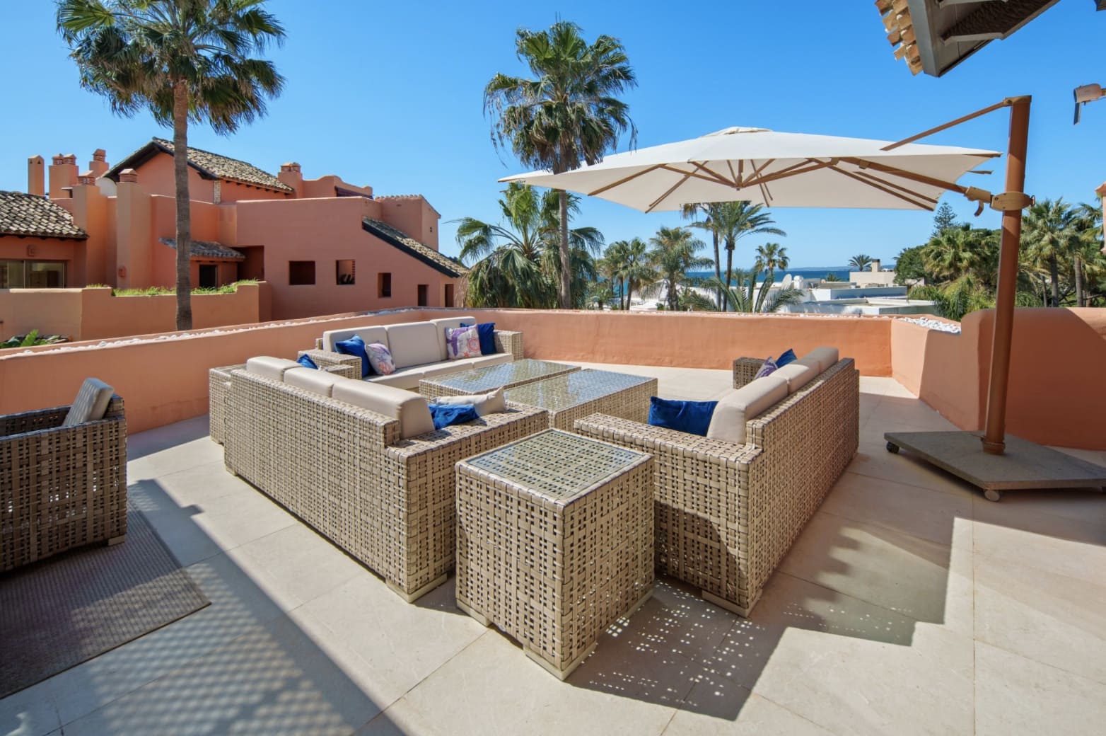 3 sypialnia Penthouse na sprzedaż w Marbella z basenem garażem - 4 250 000 € (Ref: 10148353)
