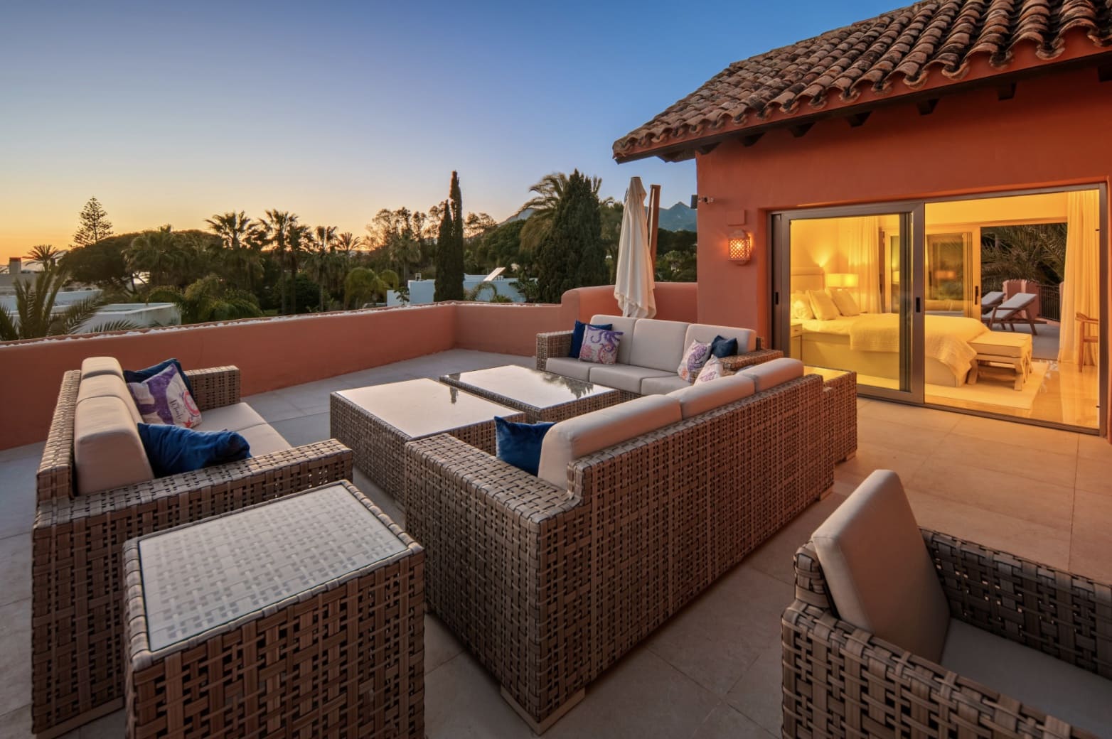 3 sypialnia Penthouse na sprzedaż w Marbella z basenem garażem - 4 250 000 € (Ref: 10148353)