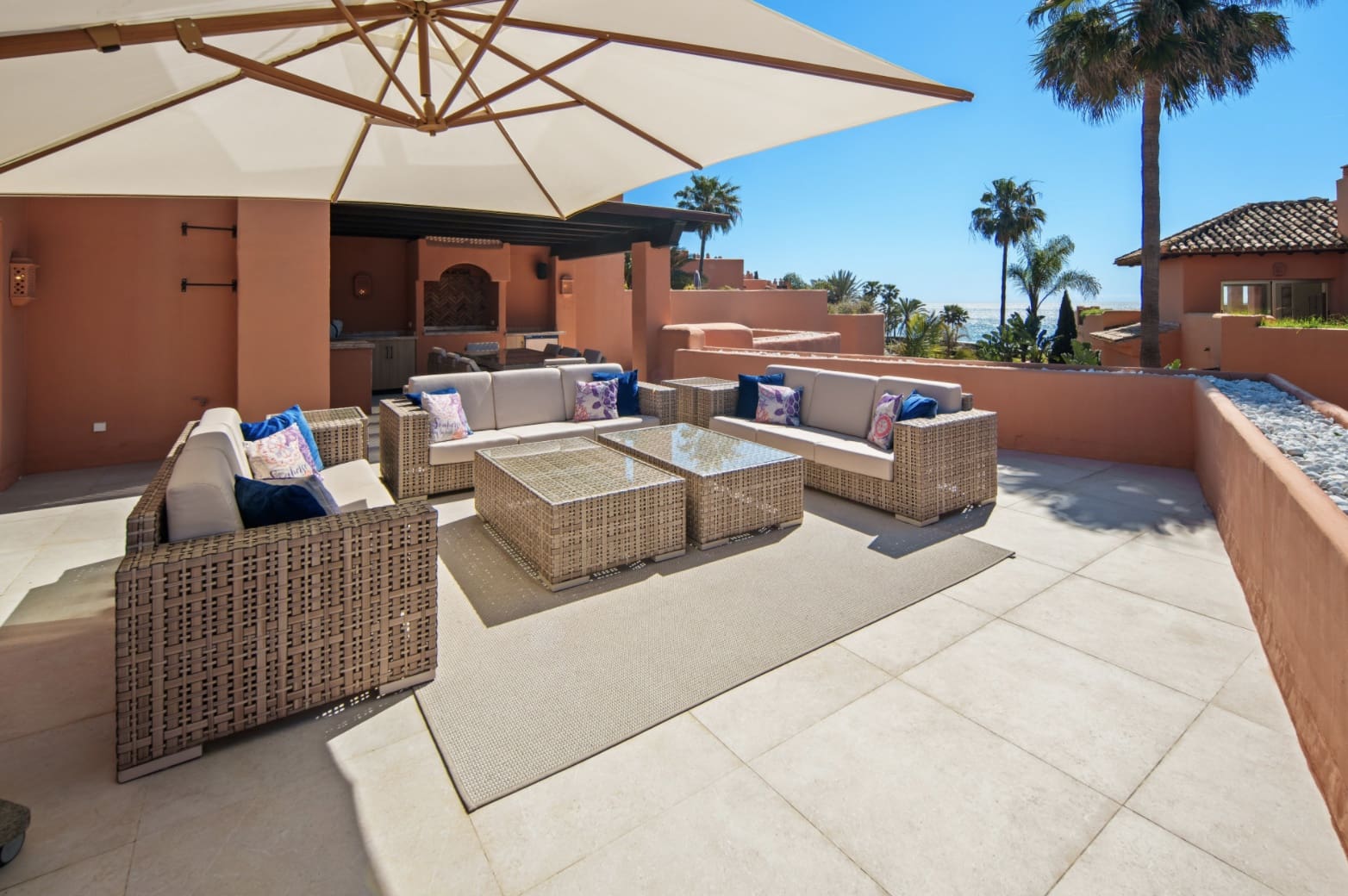 3 sypialnia Penthouse na sprzedaż w Marbella z basenem garażem - 4 250 000 € (Ref: 10148353)