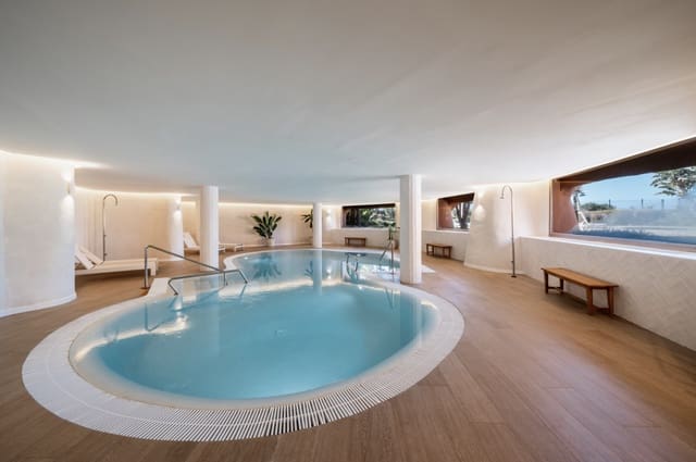 3 sypialnia Penthouse na sprzedaż w Bahía de Marbella, Marbella z basenem garażem - 4 250 000 € (Ref: 10148353)