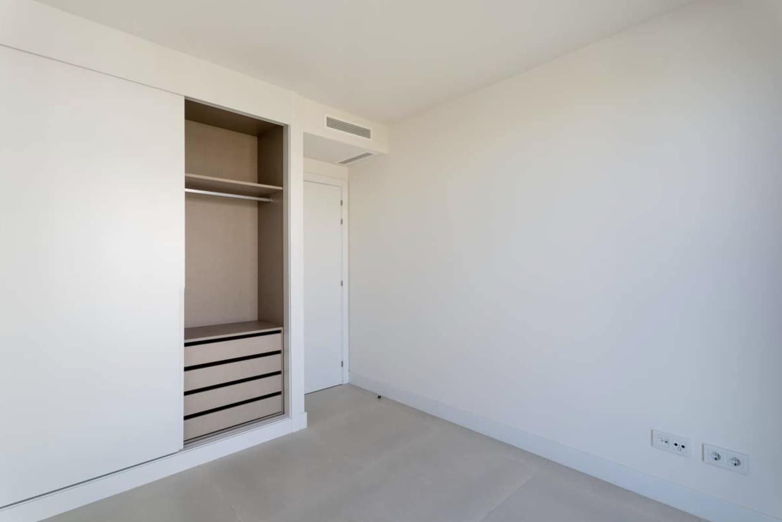 2 soverom Leilighet til salgs i Fuengirola med svømmebasseng garasje - € 599 000 (Ref: 10157432)