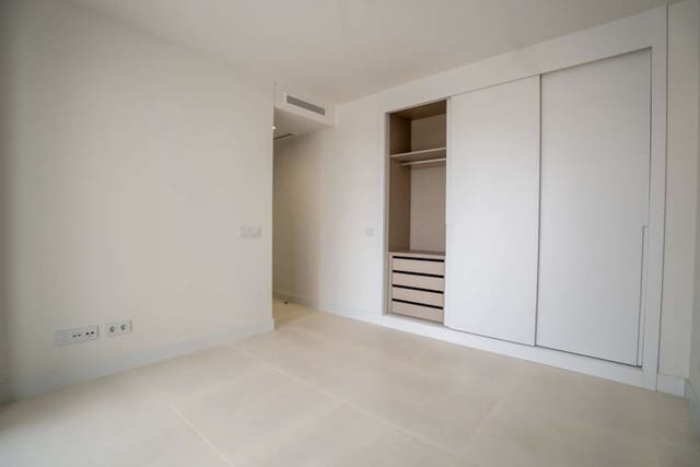 2 makuuhuone Huoneisto myytävänä paikassa Torreblanca, Fuengirola mukana uima-altaan 
autotalli - 599 000 € (Ref: 10157432)