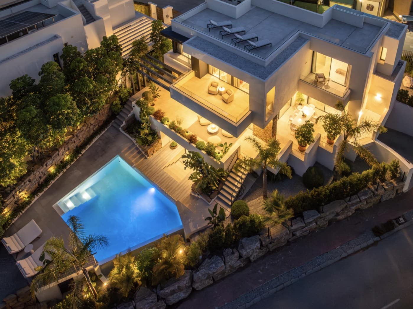 4 bedroom Villa for sale in Estepona with pool garage - € 2,495,000 (Ref: 10168272)