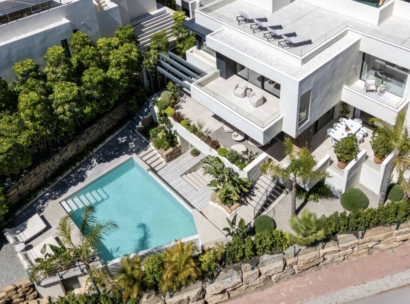 4 bedroom Villa for sale in Estepona with pool garage - € 2,495,000 (Ref: 10168272)