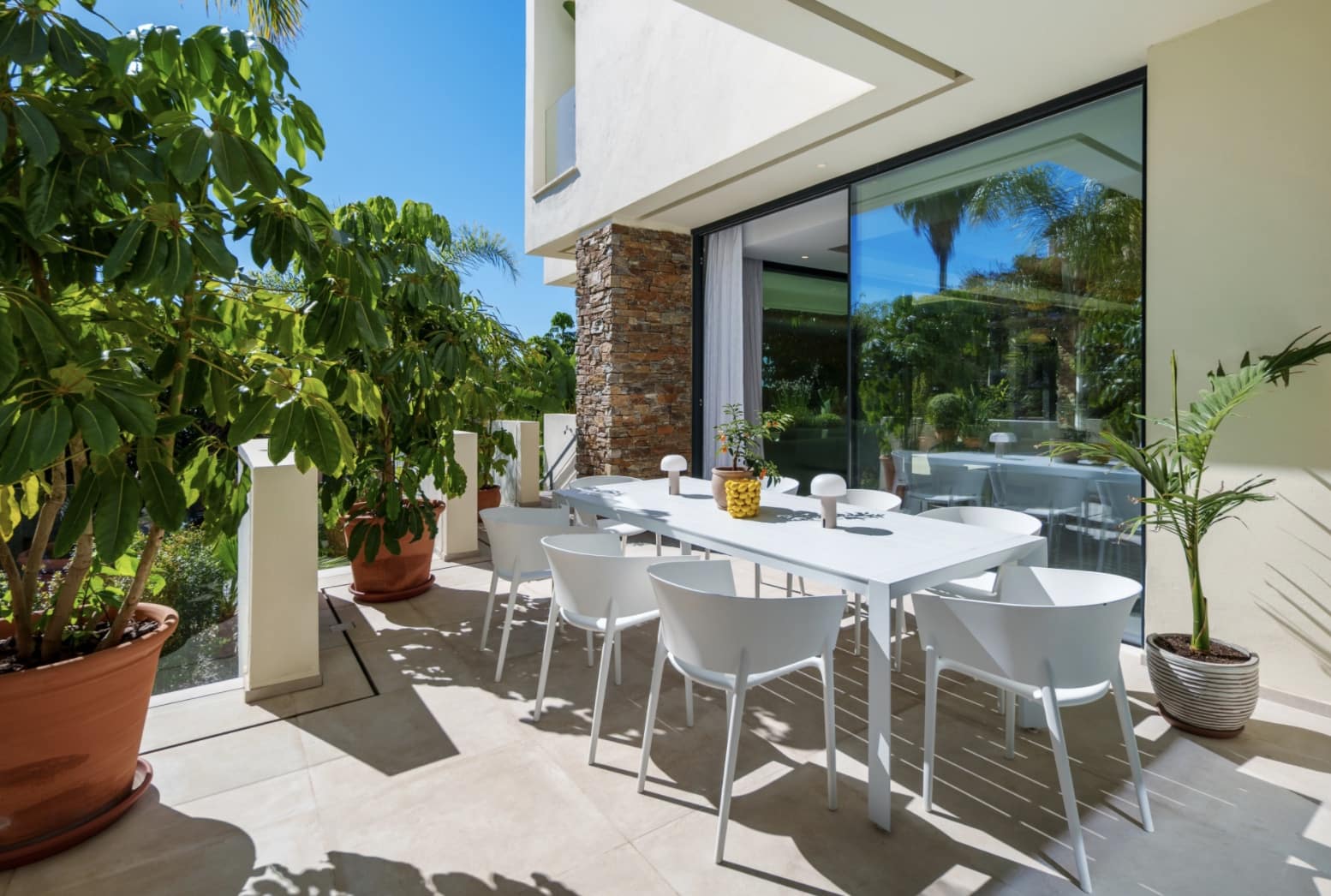 4 bedroom Villa for sale in Estepona with pool garage - € 2,495,000 (Ref: 10168272)