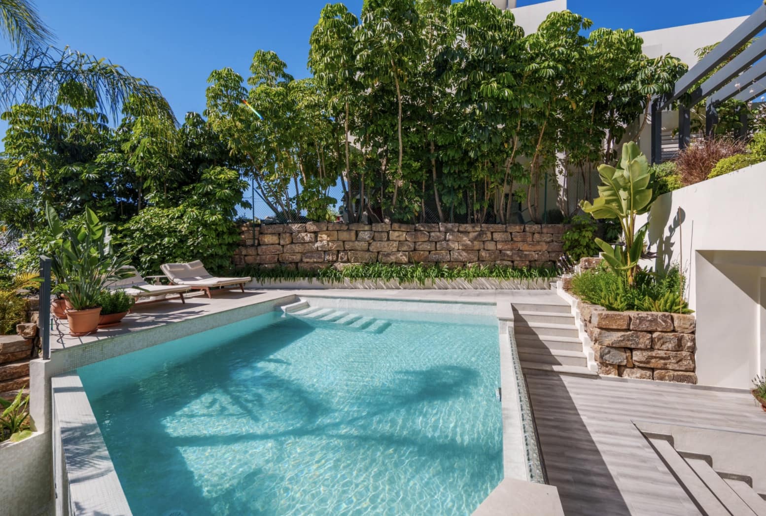4 bedroom Villa for sale in Estepona with pool garage - € 2,495,000 (Ref: 10168272)