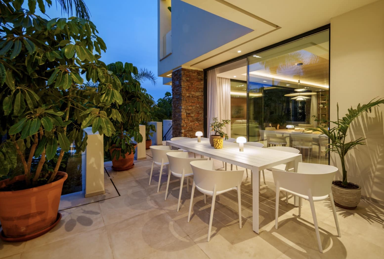 4 bedroom Villa for sale in Estepona with pool garage - € 2,495,000 (Ref: 10168272)