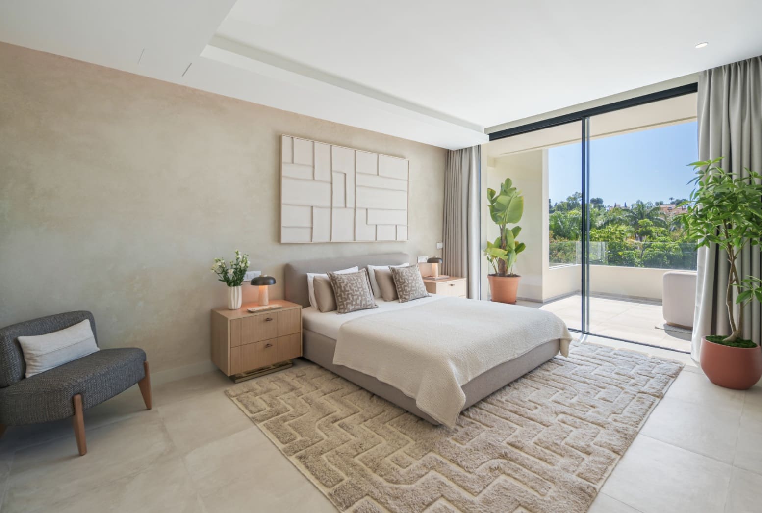 4 bedroom Villa for sale in Estepona with pool garage - € 2,495,000 (Ref: 10168272)
