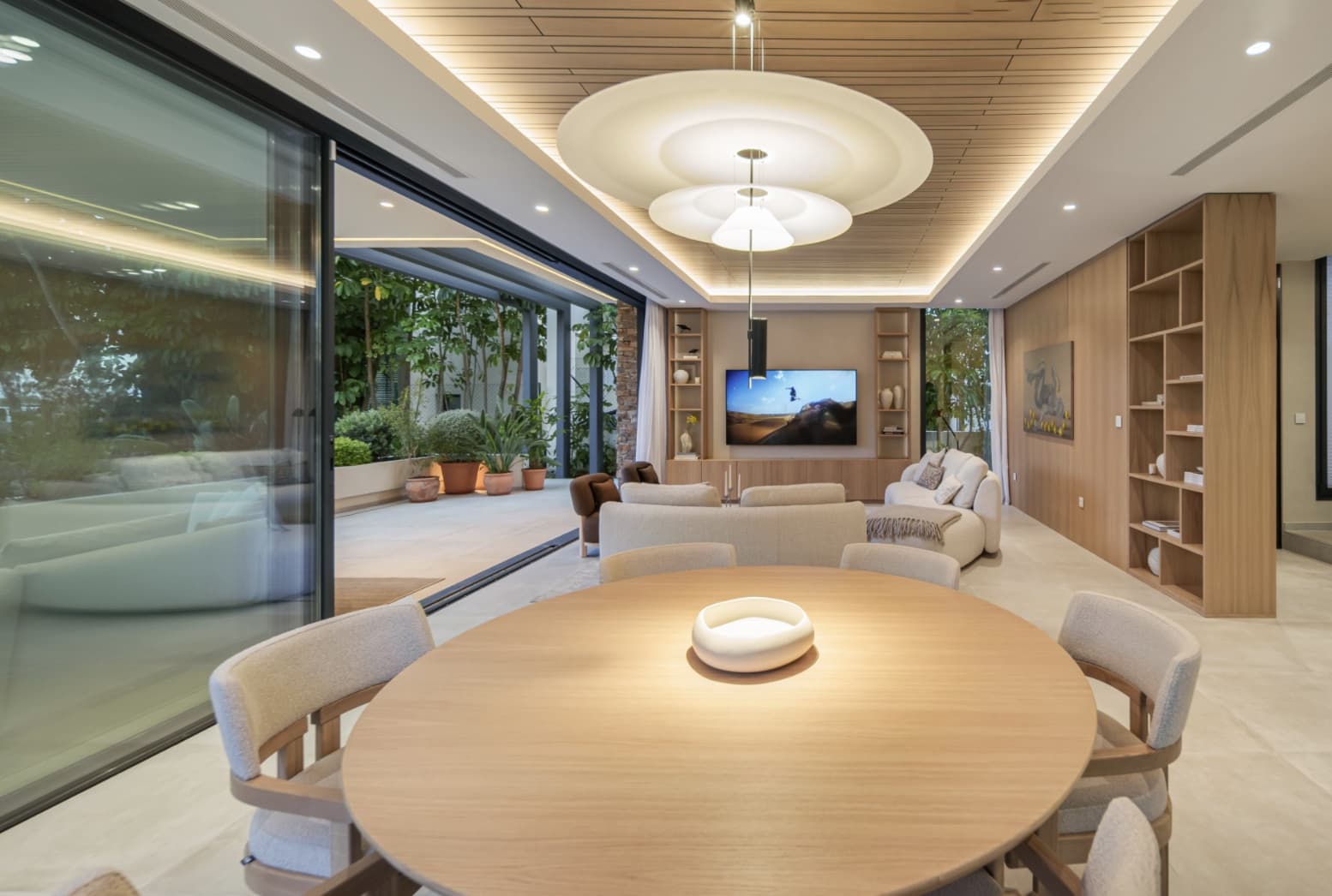 4 bedroom Villa for sale in Estepona with pool garage - € 2,495,000 (Ref: 10168272)