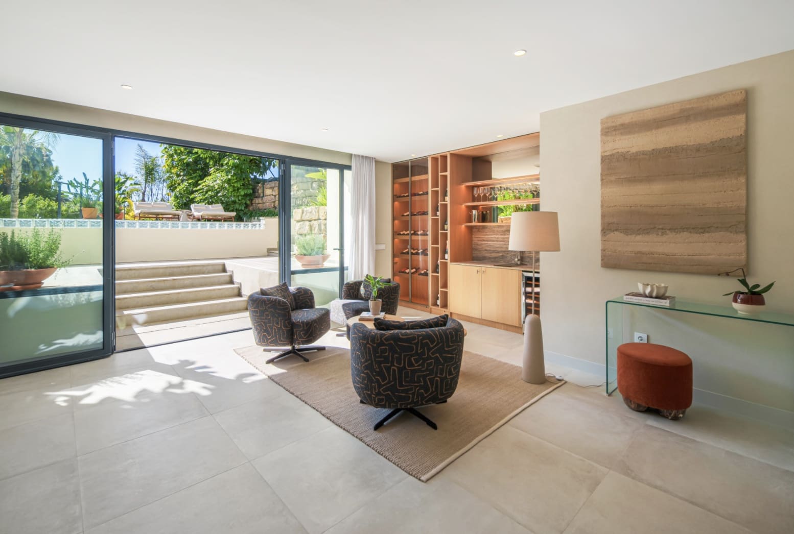 4 bedroom Villa for sale in Estepona with pool garage - € 2,495,000 (Ref: 10168272)