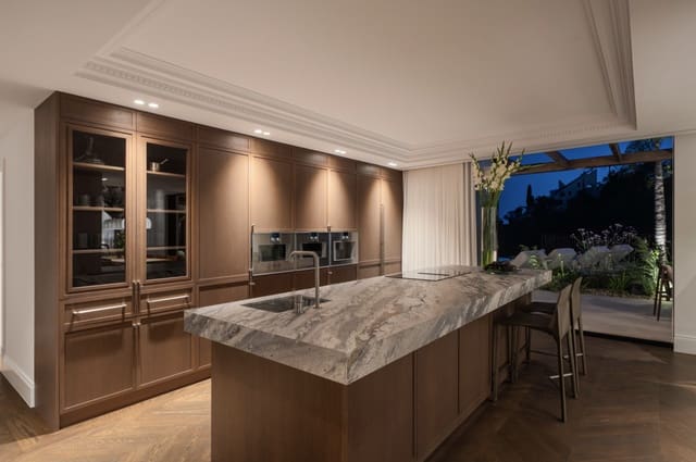 6 soverom Villa til salgs i La Quinta, Benahavís med svømmebasseng garasje - € 8 795 000 (Ref: 10168273)