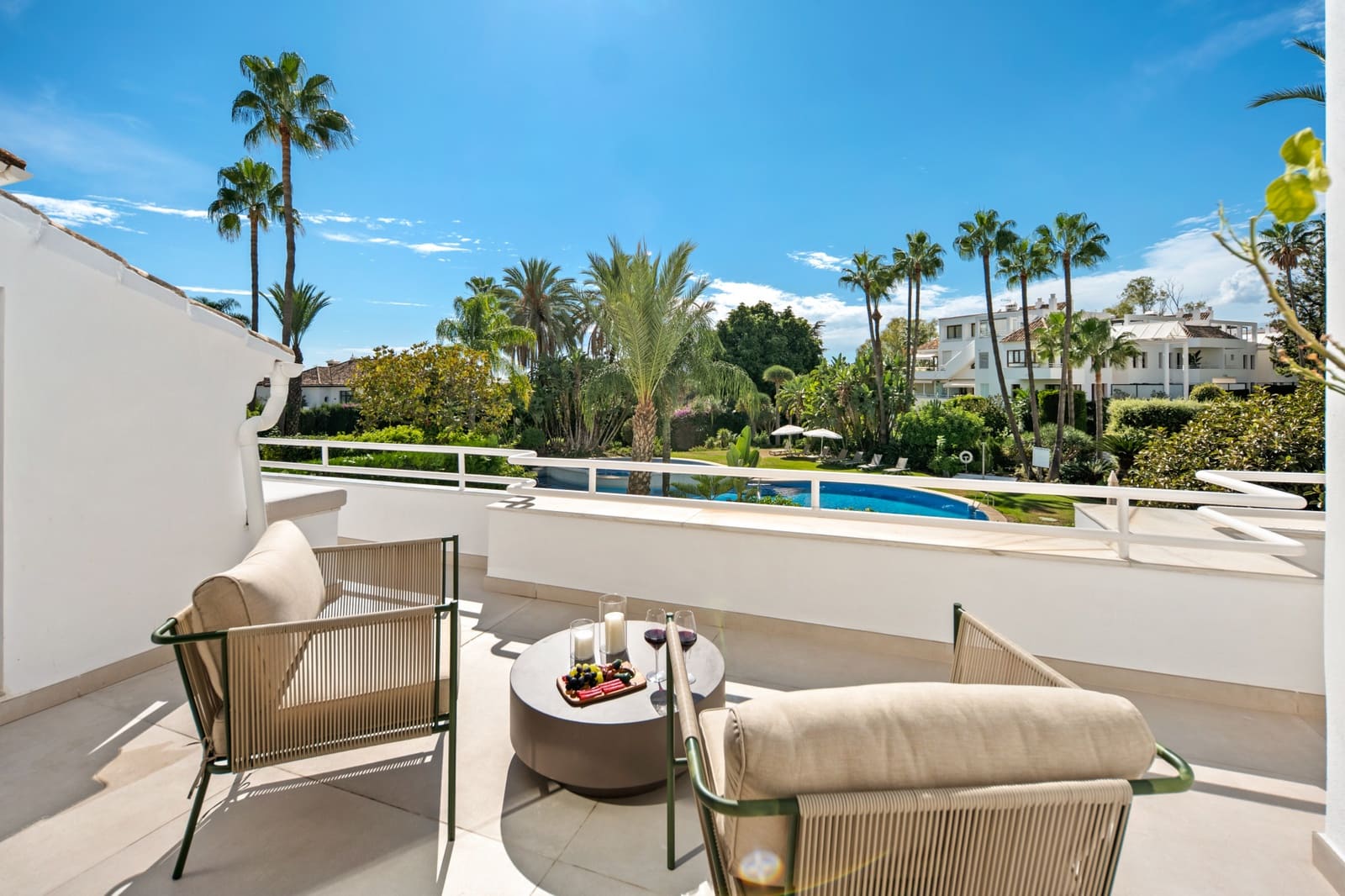 4 soverom Leilighet til salgs i Marbella med svømmebasseng garasje - € 2 475 000 (Ref: 10171069)