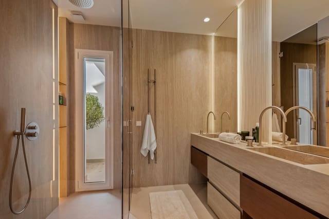 4 soverom Leilighet til salgs i Los Naranjos, Marbella med svømmebasseng garasje - € 2 475 000 (Ref: 10171069)