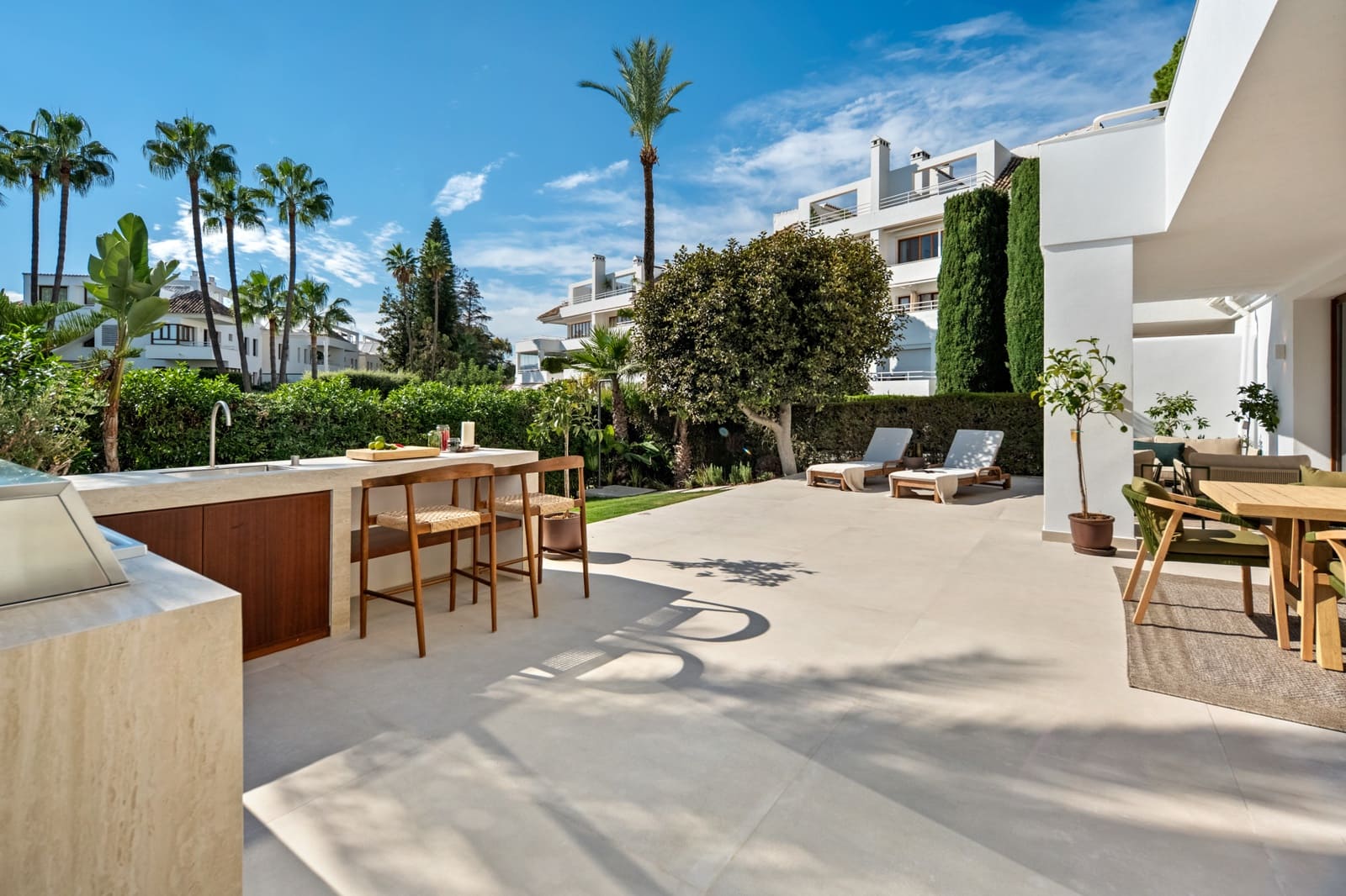 4 soverom Leilighet til salgs i Marbella med svømmebasseng garasje - € 2 475 000 (Ref: 10171069)