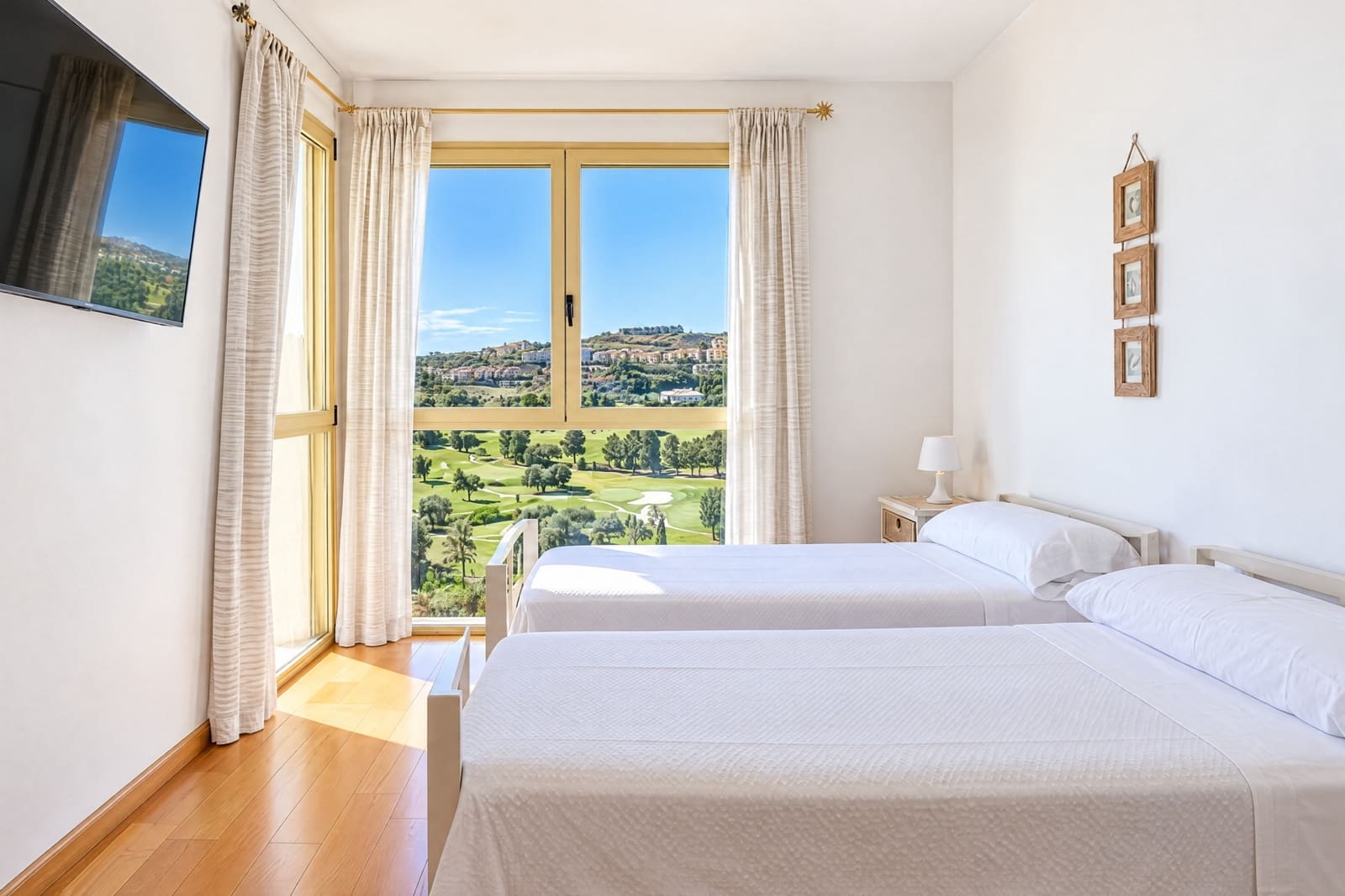 4 soveværelse Villa til salg i Benahavis med swimmingpool garage - € 1.375.000 (Ref: 10179892)