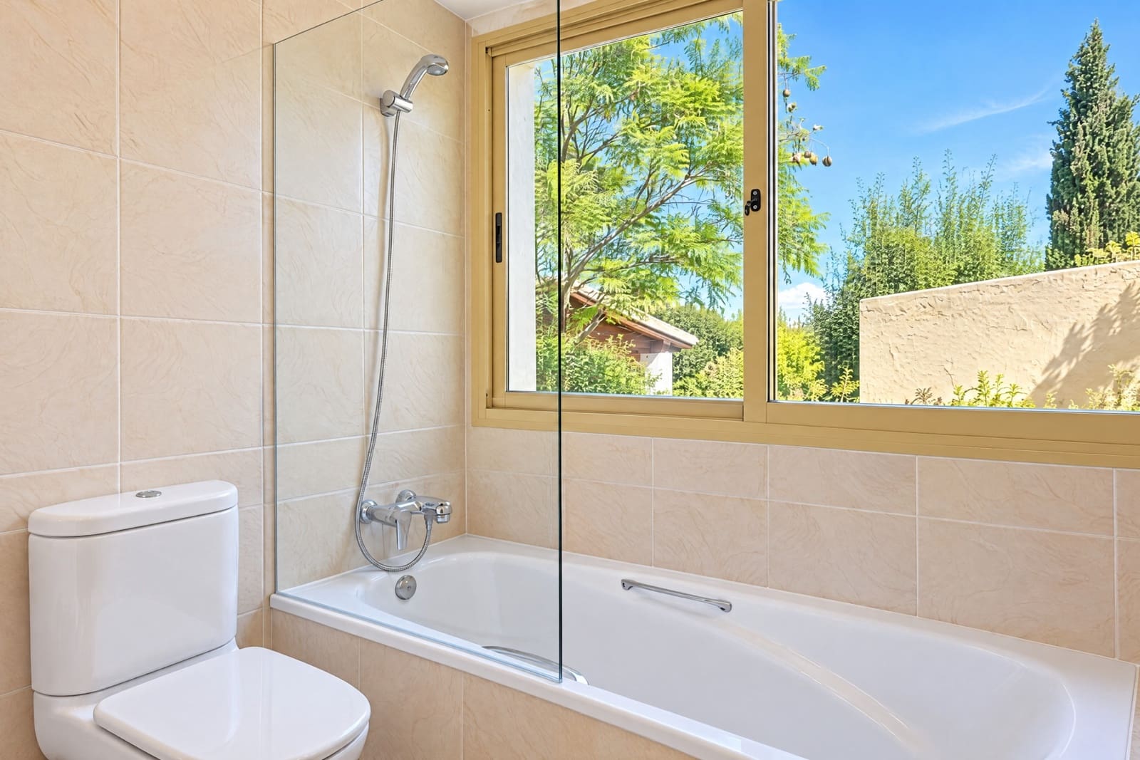 4 soveværelse Villa til salg i Benahavis med swimmingpool garage - € 1.375.000 (Ref: 10179892)