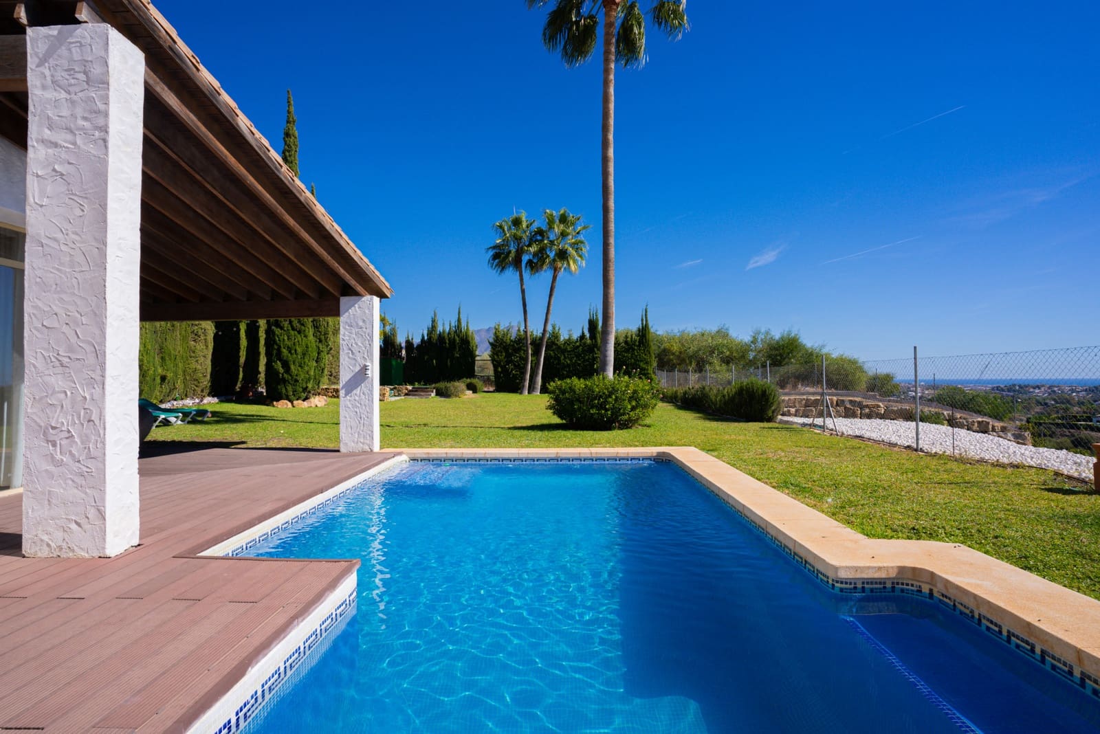 4 soveværelse Villa til salg i Benahavis med swimmingpool garage - € 1.375.000 (Ref: 10179892)