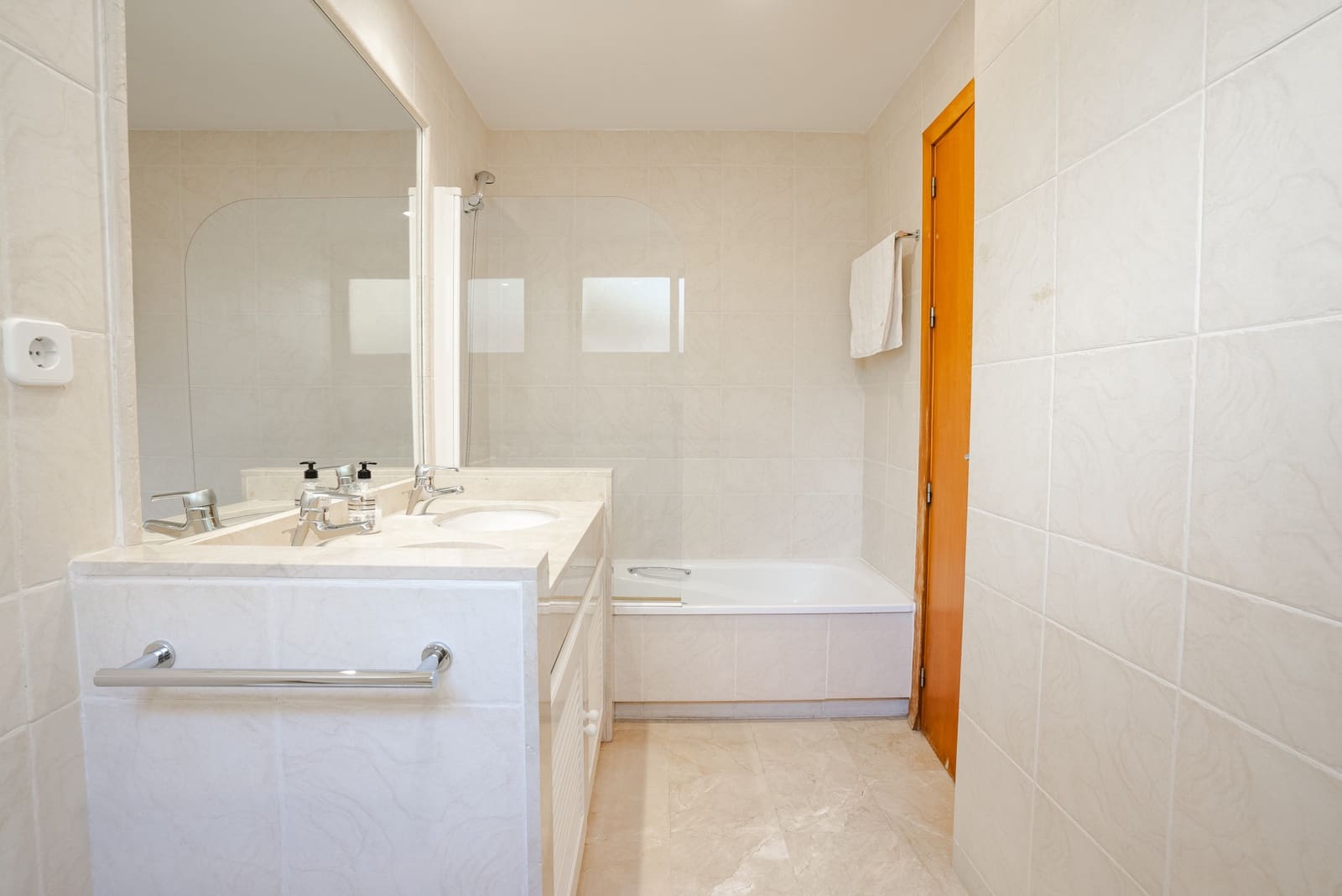 4 soveværelse Villa til salg i Benahavis med swimmingpool garage - € 1.375.000 (Ref: 10179892)