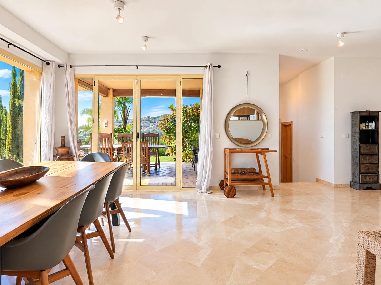 4 soveværelse Villa til salg i Benahavis med swimmingpool garage - € 1.375.000 (Ref: 10179892)