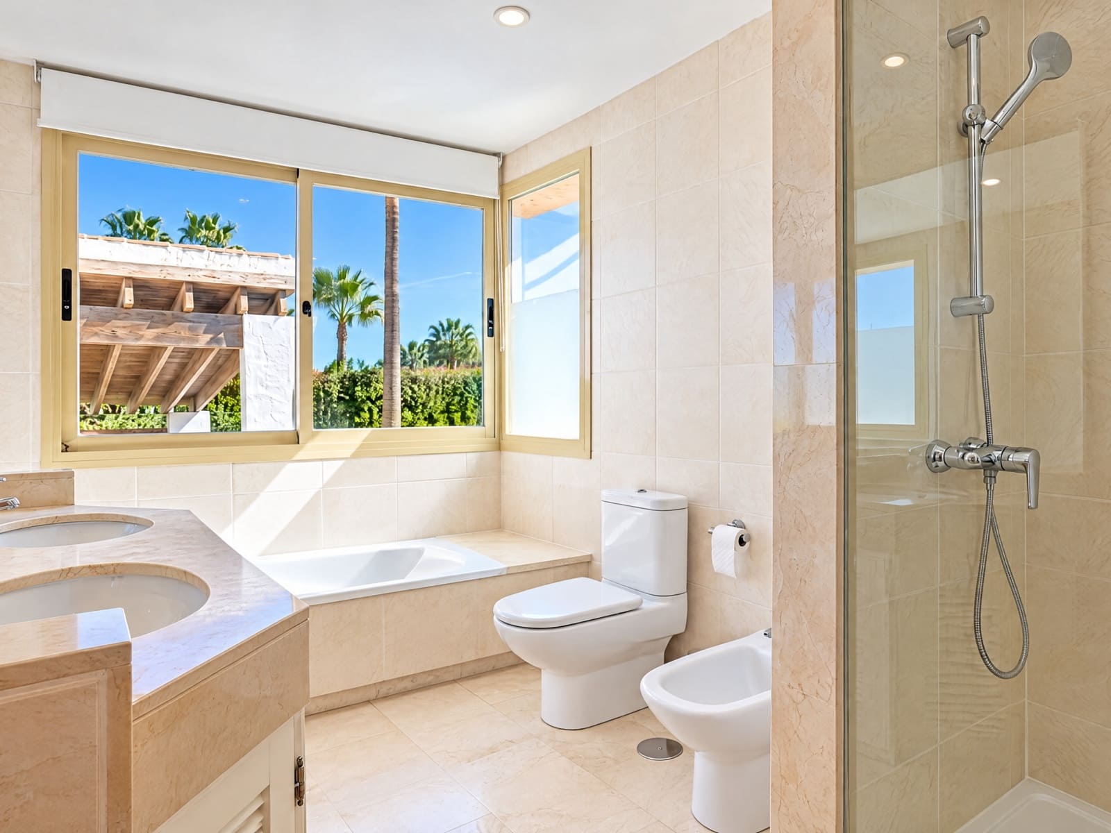 4 soveværelse Villa til salg i Benahavis med swimmingpool garage - € 1.375.000 (Ref: 10179892)