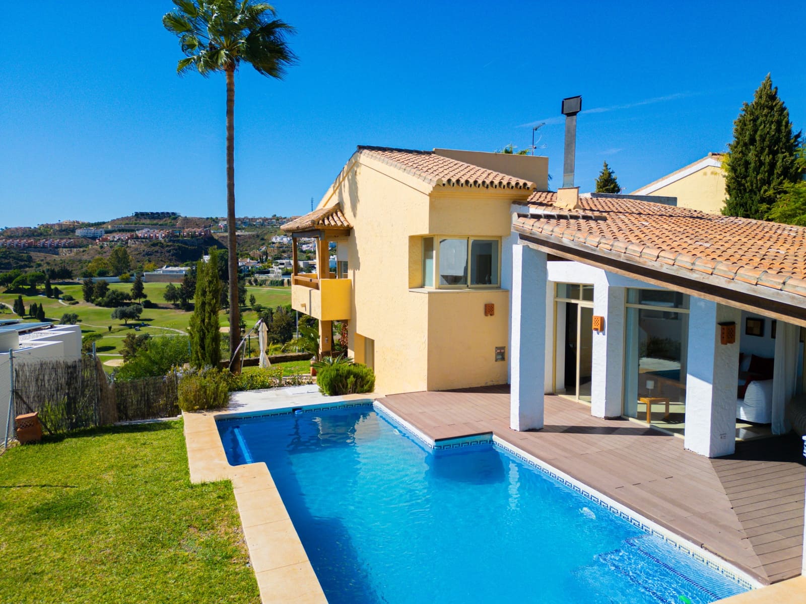 4 soveværelse Villa til salg i Benahavis med swimmingpool garage - € 1.375.000 (Ref: 10179892)