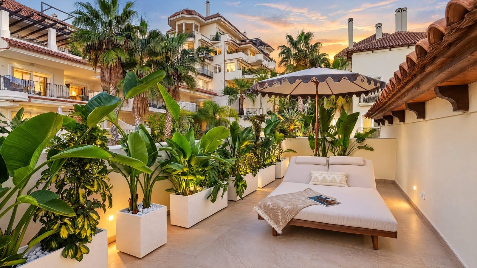 3 sovrum Takvåning till salu i Nueva Andalucia med pool garage - 1 649 500 € (Ref: 10179893)