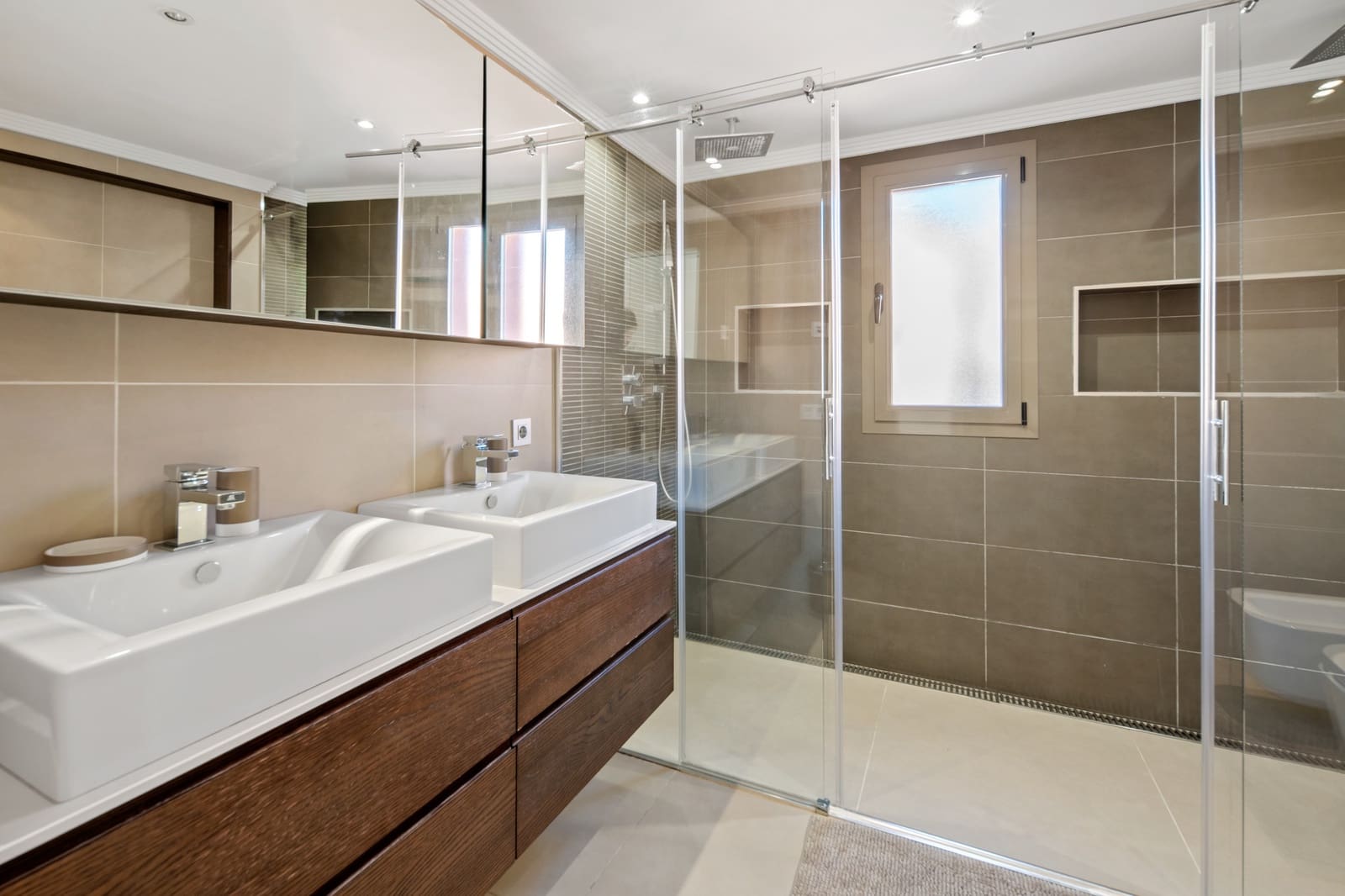 5 slaapkamer Huis te koop in Marbella met zwembad garage - € 1.995.000 (Ref: 10179894)