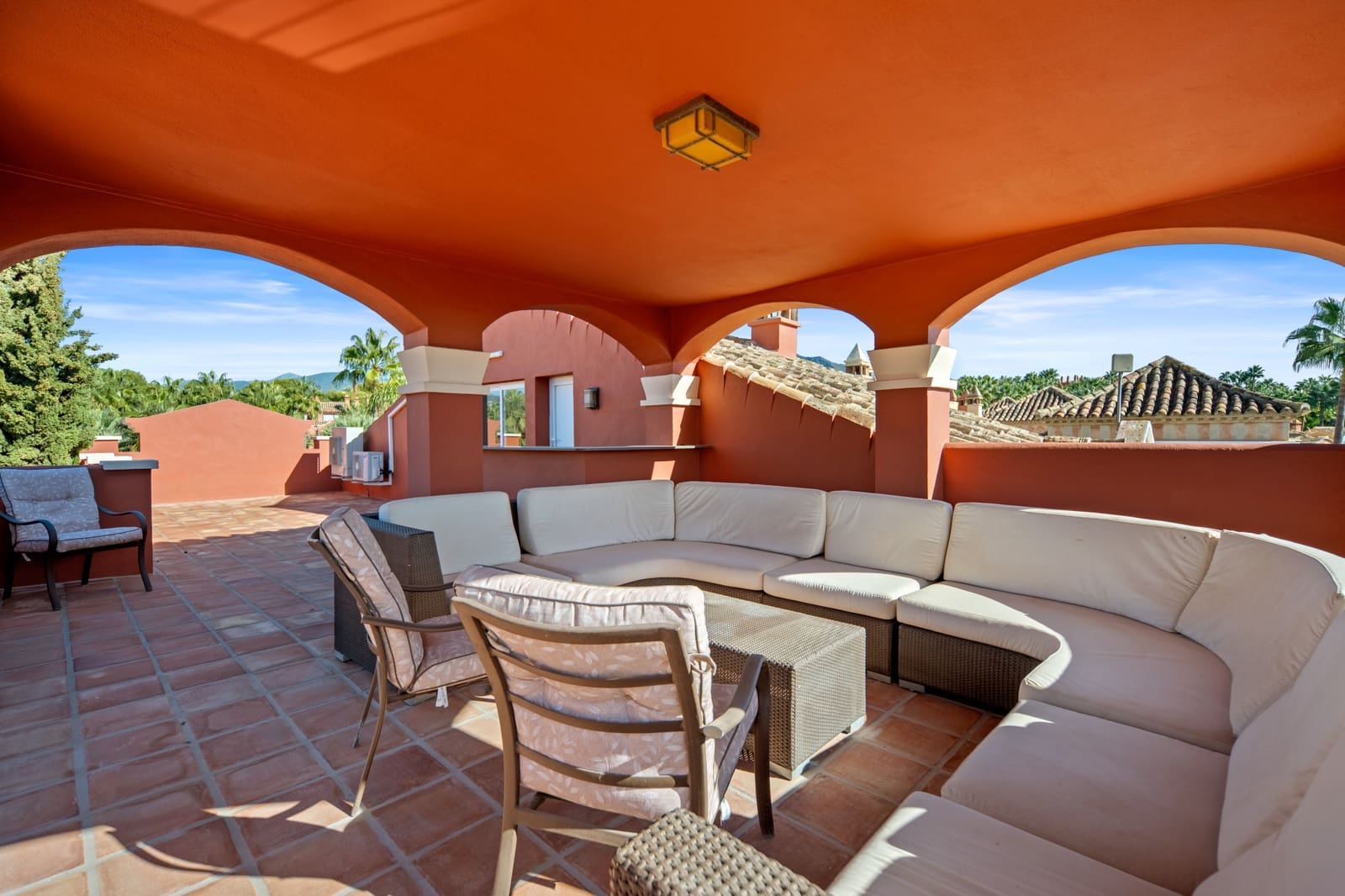 5 slaapkamer Huis te koop in Marbella met zwembad garage - € 1.995.000 (Ref: 10179894)