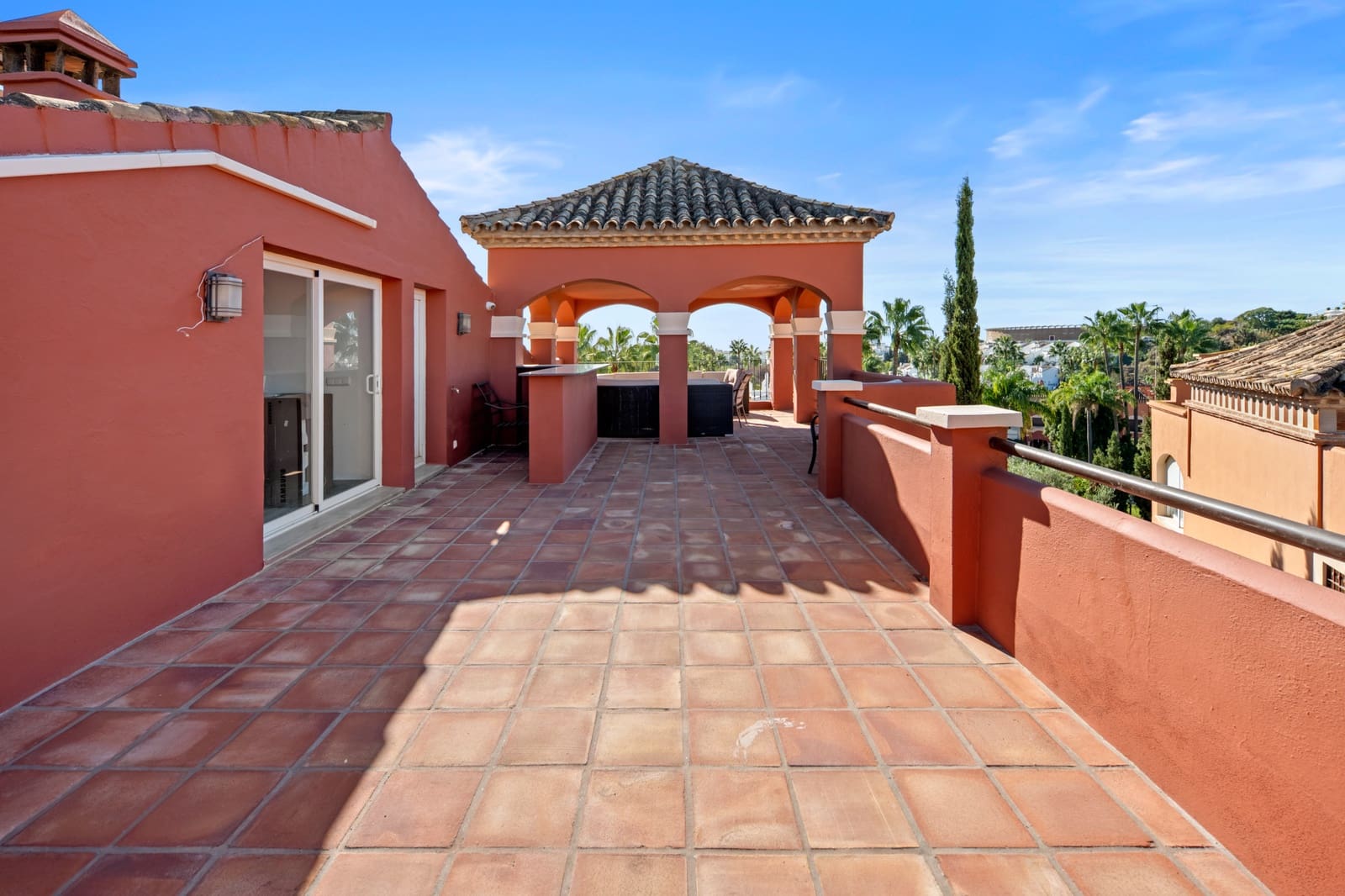 5 slaapkamer Huis te koop in Marbella met zwembad garage - € 1.995.000 (Ref: 10179894)