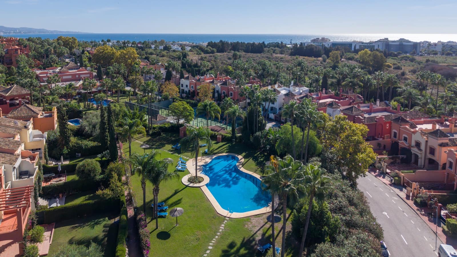 5 slaapkamer Huis te koop in Marbella met zwembad garage - € 1.995.000 (Ref: 10179894)