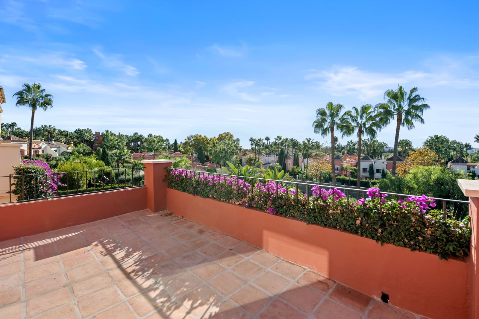 5 slaapkamer Huis te koop in Marbella met zwembad garage - € 1.995.000 (Ref: 10179894)