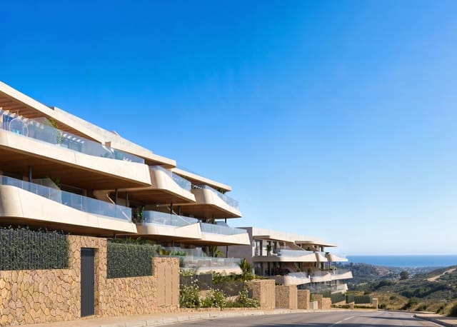 Apartamento de 3 habitaciones en Valle Romano Golf, Estepona en venta con piscina garaje - 560.000 € (Ref: 10182664)