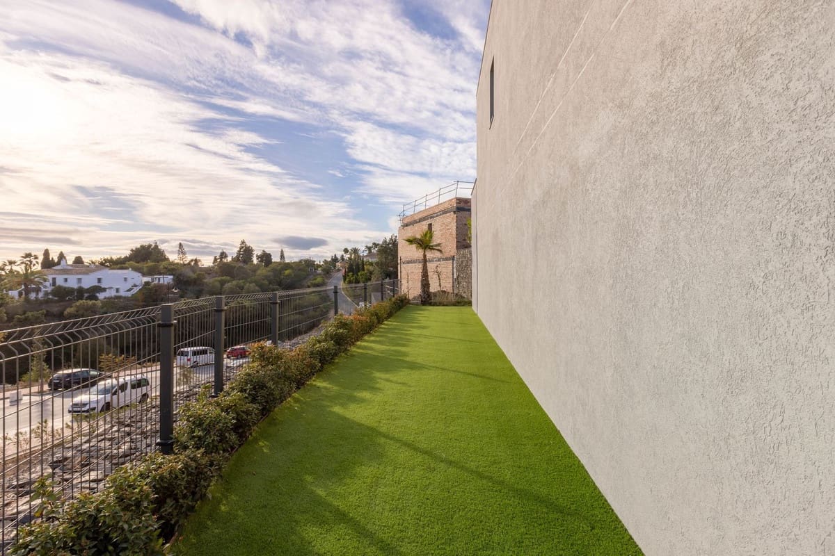 3 sypialnia Dom na sprzedaż w La Cala de Mijas z basenem garażem - 546 000 € (Ref: 6904782)