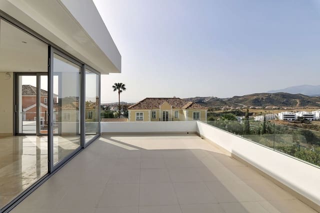 4 bedroom Villa for sale in Benahavís with pool garage - € 2,400,000 (Ref: 6904806)