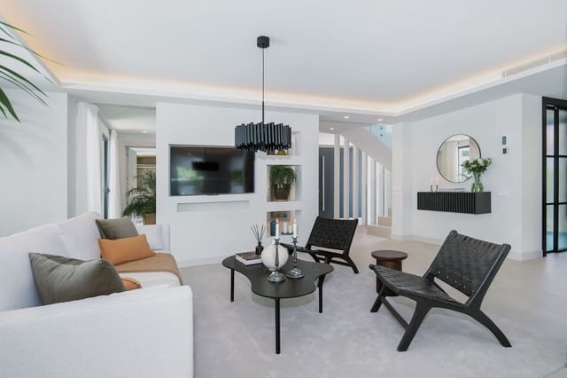 4 sypialnia Willa na sprzedaż w Marbella z basenem garażem - 2 690 000 € (Ref: 6904831)