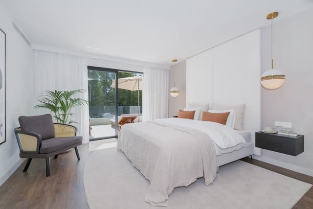 4 sypialnia Willa na sprzedaż w Marbella z basenem garażem - 2 690 000 € (Ref: 6904831)