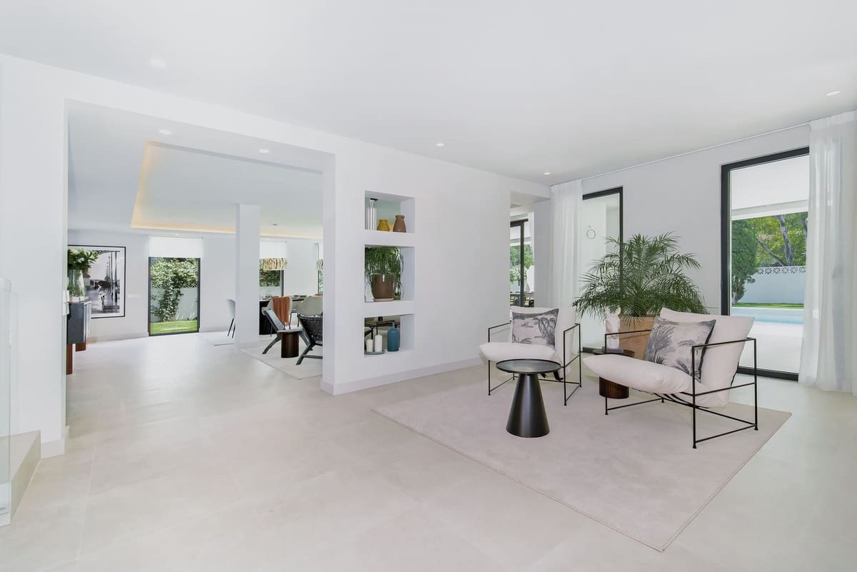 4 bedroom Villa for sale in Marbella with pool garage - € 2,690,000 (Ref: 6904831)