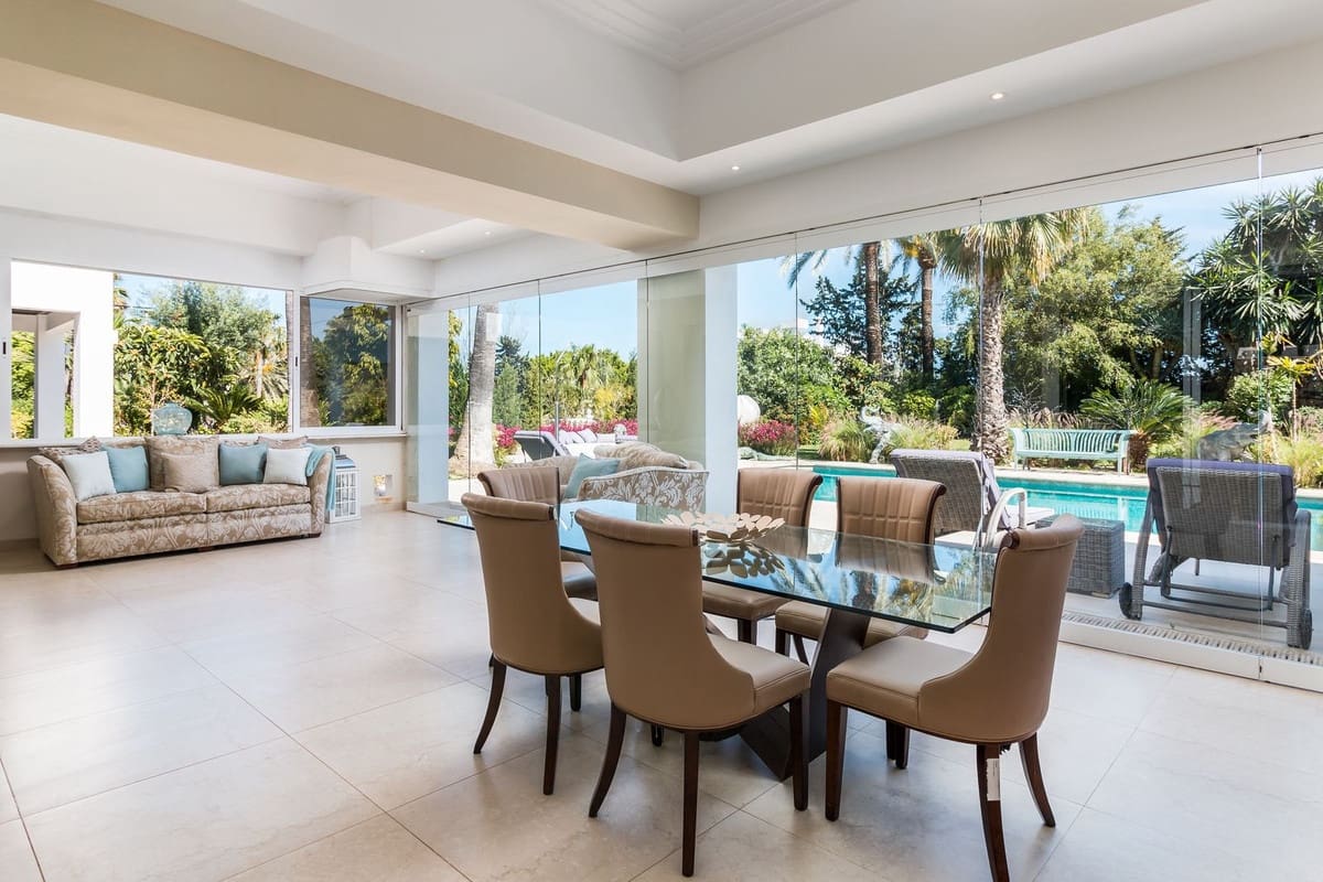 5 bedroom Villa for sale in Benahavis with pool garage - € 3,490,000 (Ref: 6904839)