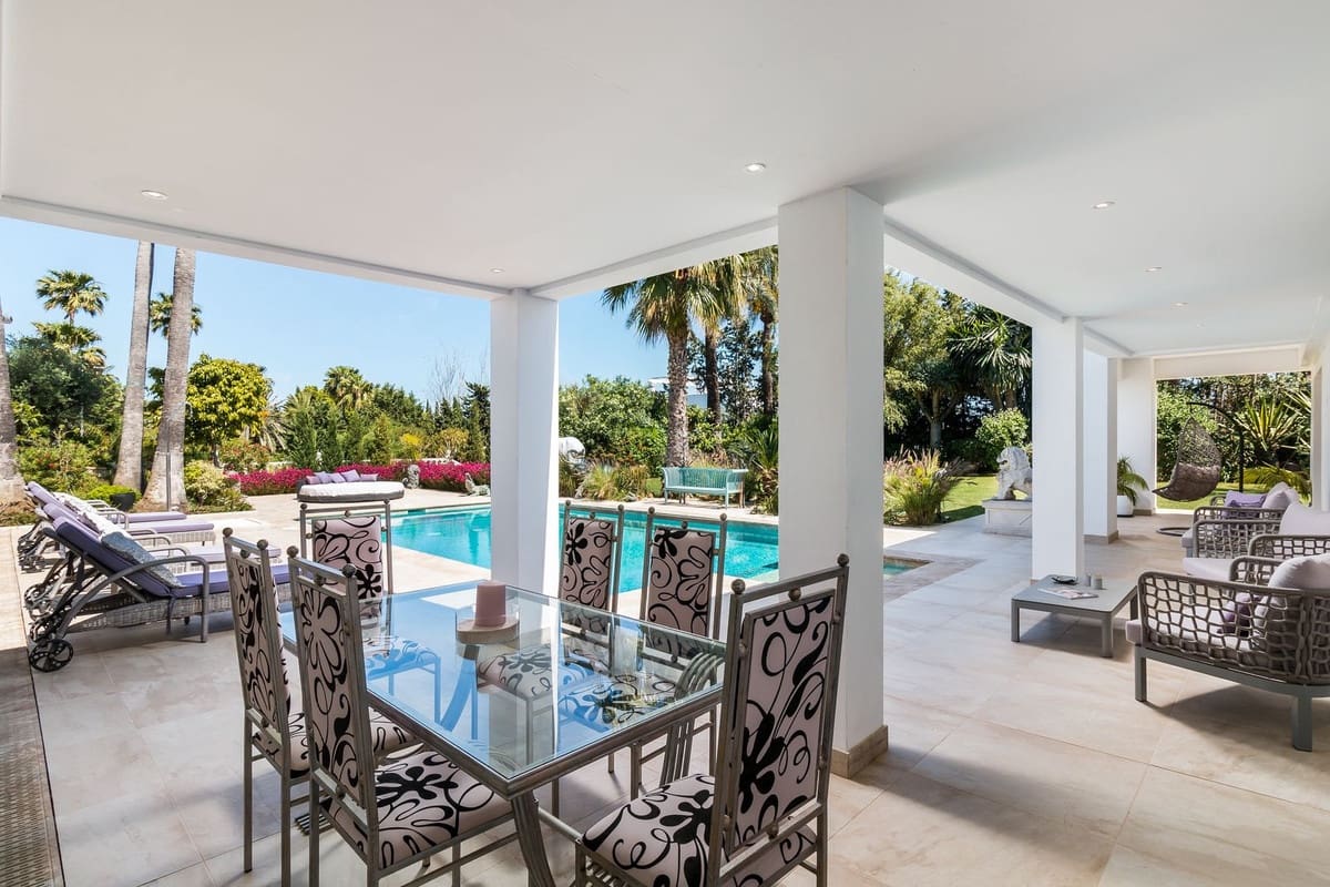 5 bedroom Villa for sale in Benahavis with pool garage - € 3,490,000 (Ref: 6904839)