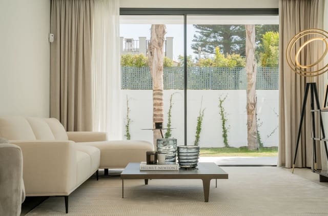 4 soverom Villa til salgs i Golden Mile, Marbella med svømmebasseng garasje - € 3 245 000 (Ref: 6904857)