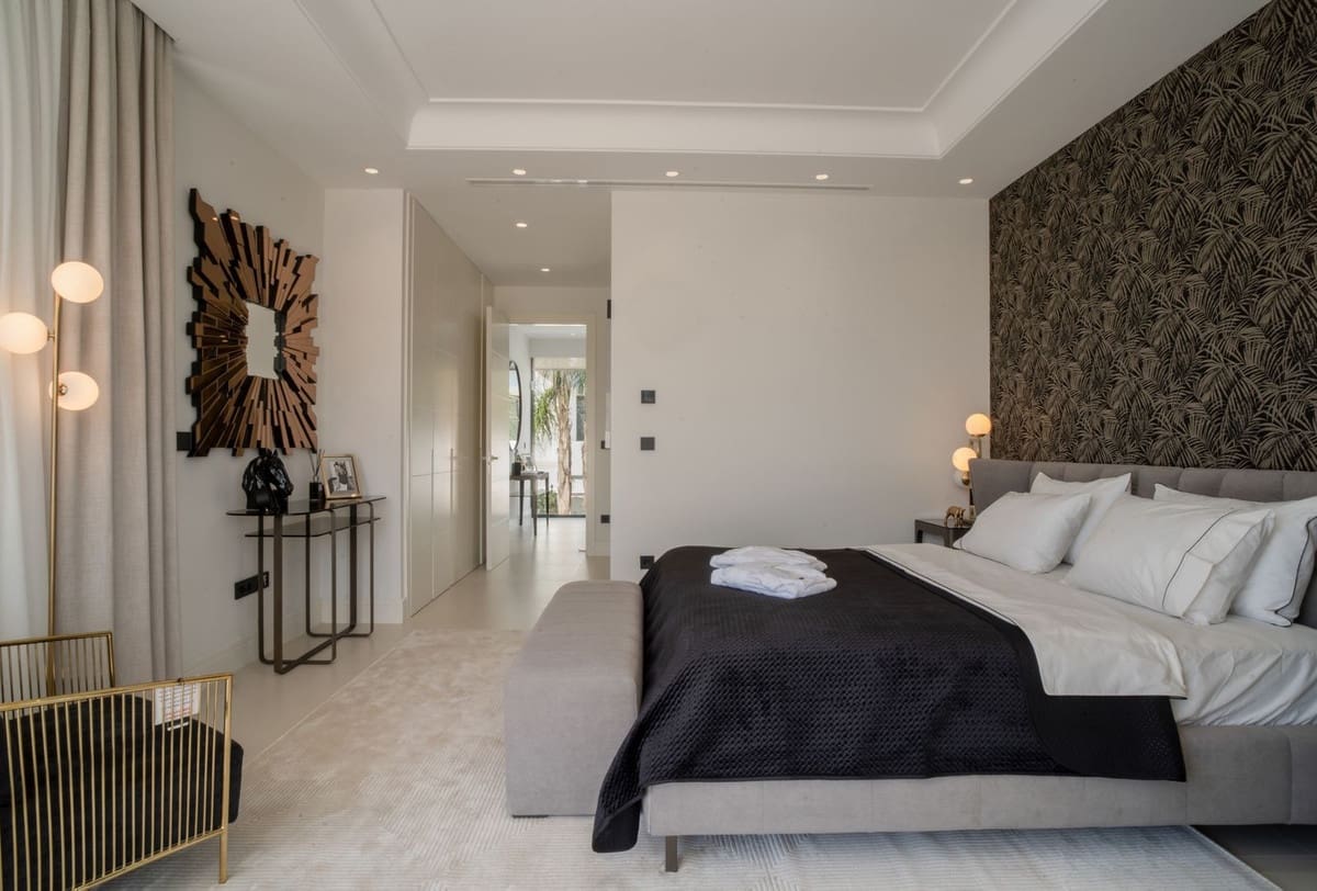 4 soveværelse Villa til salg i Golden Mile med swimmingpool garage - € 3.245.000 (Ref: 6904857)