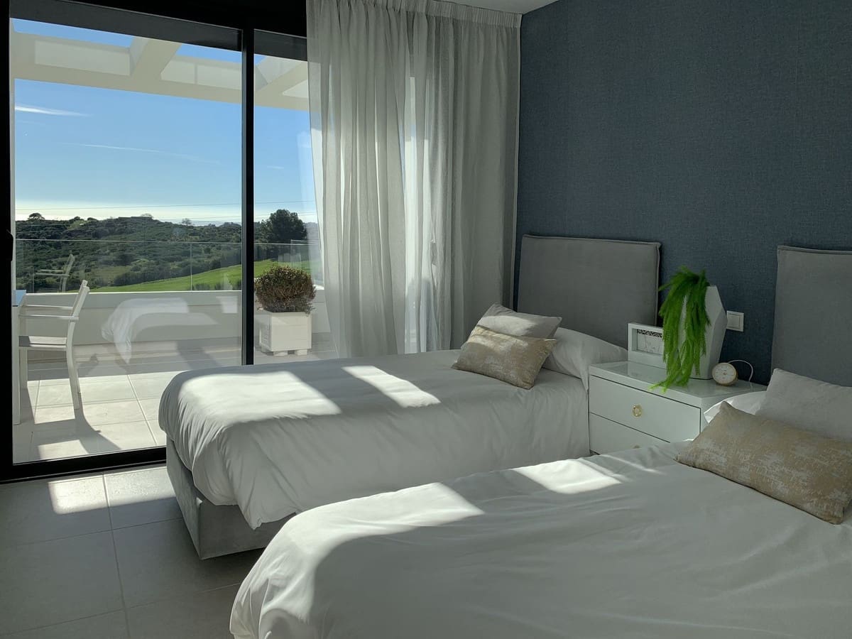 3 soveværelse Penthouse til salg i Estepona med swimmingpool garage - € 413.000 (Ref: 6904859)