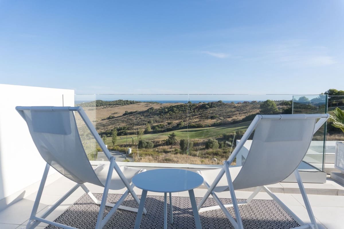 Ático de 3 habitaciones en Estepona en venta con piscina garaje - 413.000 € (Ref: 6904859)