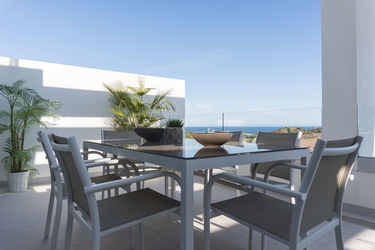 Ático de 3 habitaciones en Estepona en venta con piscina garaje - 413.000 € (Ref: 6904859)