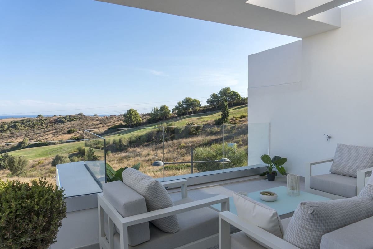 Ático de 3 habitaciones en Estepona en venta con piscina garaje - 413.000 € (Ref: 6904859)