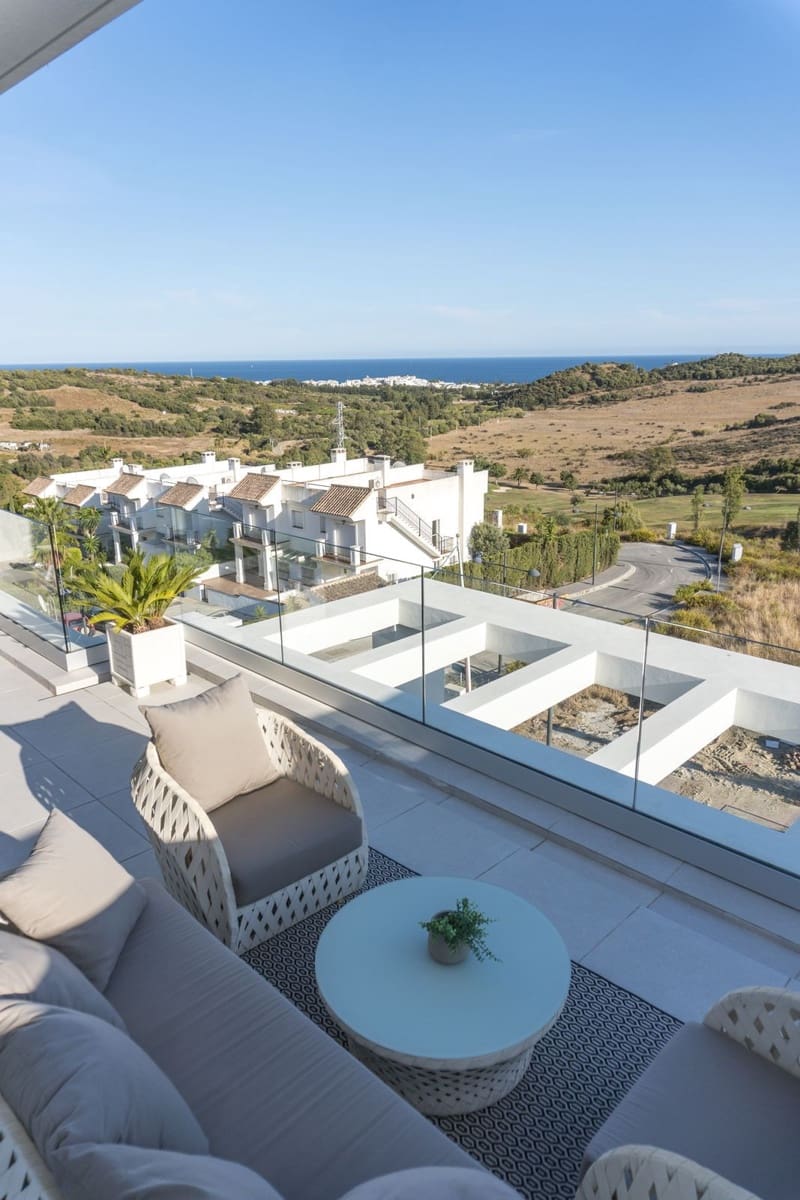 Ático de 3 habitaciones en Estepona en venta con piscina garaje - 413.000 € (Ref: 6904859)