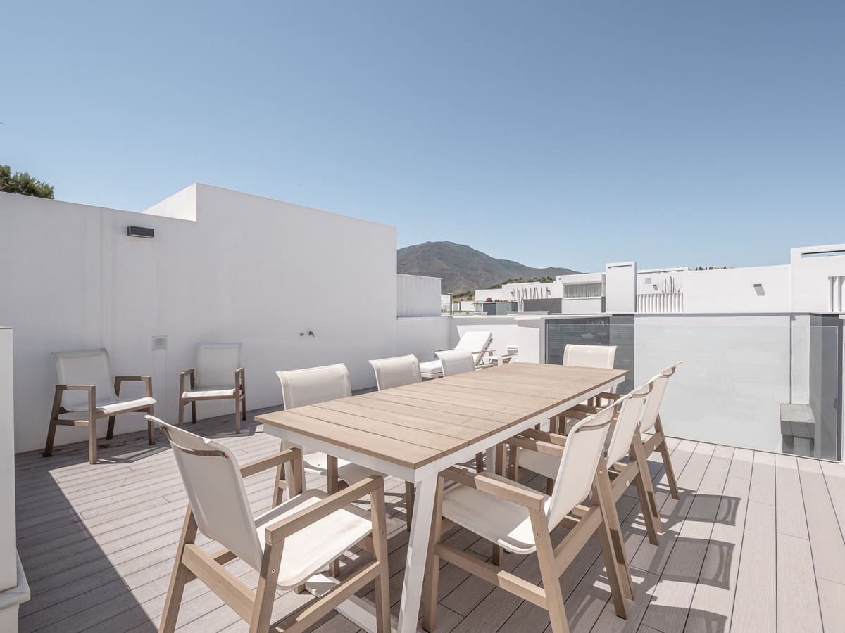 3 soveværelse Byhus til salg i New Golden Mile med swimmingpool - € 2.450.000 (Ref: 6942161)